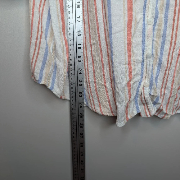 Liz Claiborne Women's V Neck Short Sleeve White Striped Button Down Blouse M - Picture 6 of 7